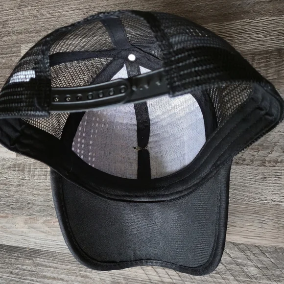 Gorra Black Mesh Straw Trucker Hat Silver Tone Horse Buckle Embroidered Brim - Picture 4 of 10